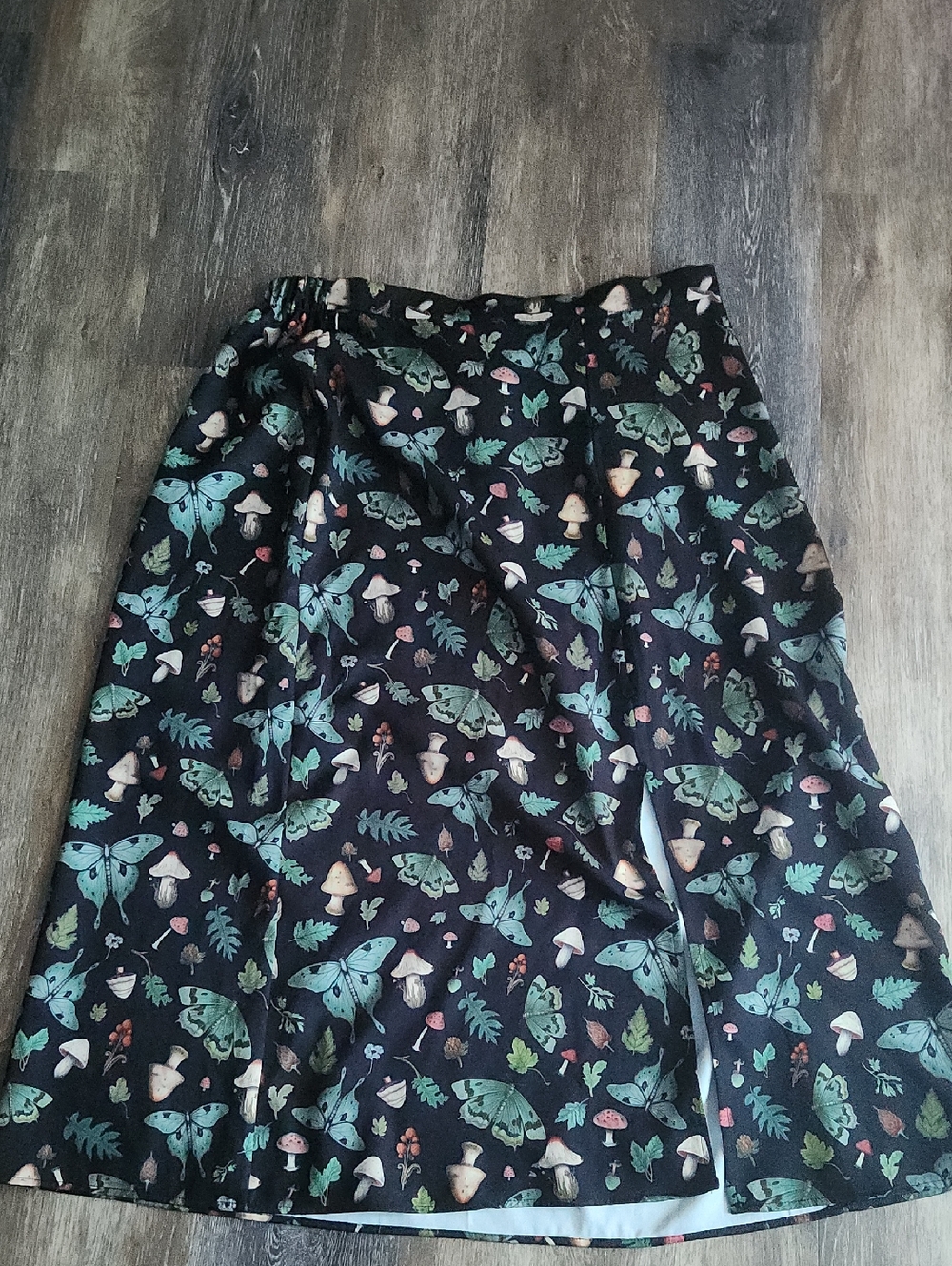 ROMWE Witchy Forest Skirt